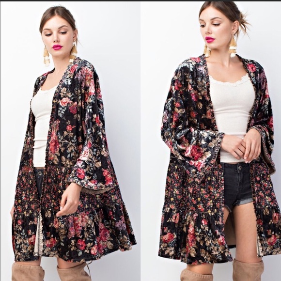 Floral Velvet Cardigan - Picture 2 of 8